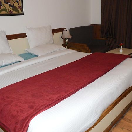 Standard Hotel And Resturant Srīnagar Eksteriør bilde