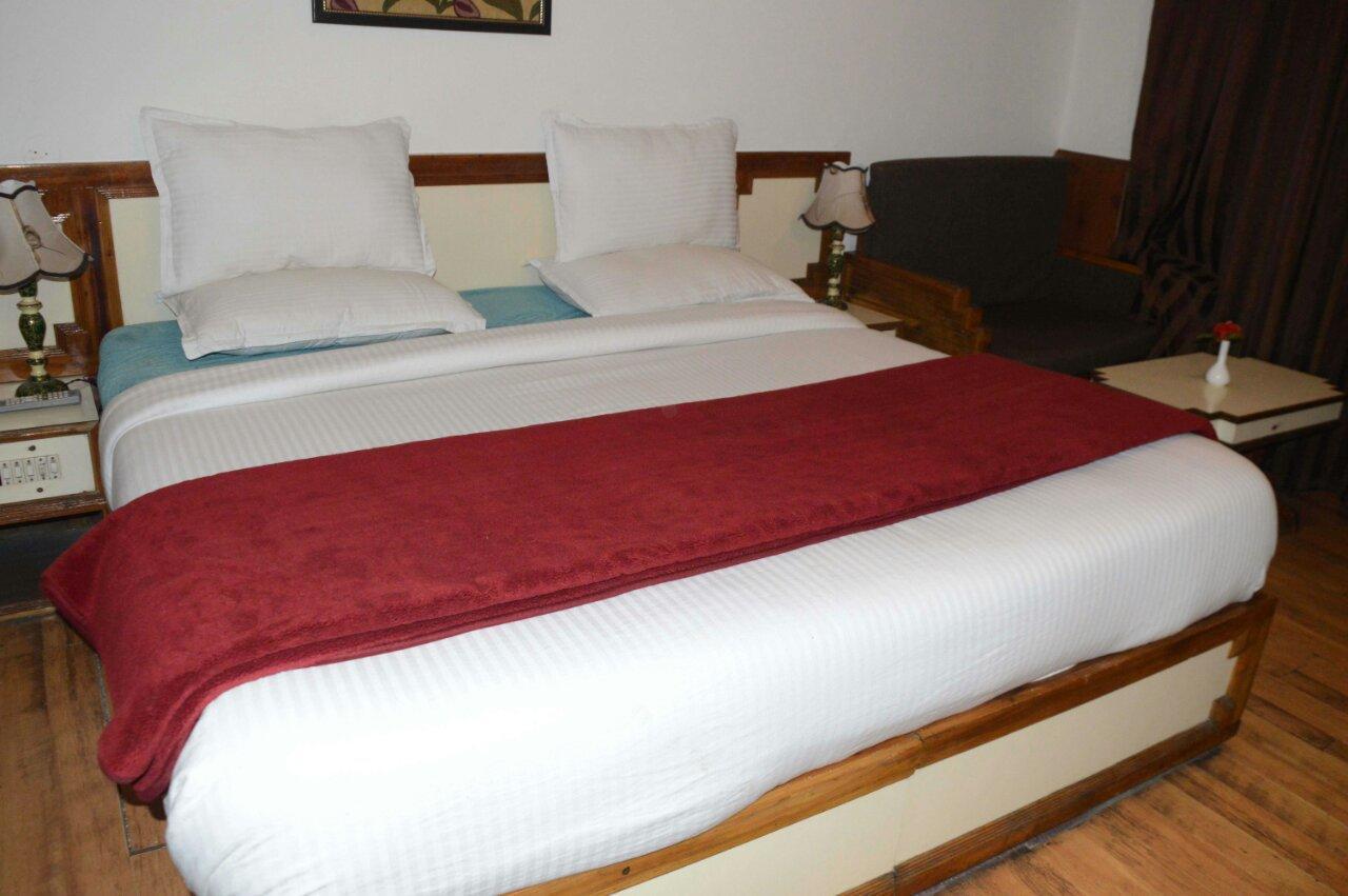 Standard Hotel And Resturant Srīnagar Eksteriør bilde