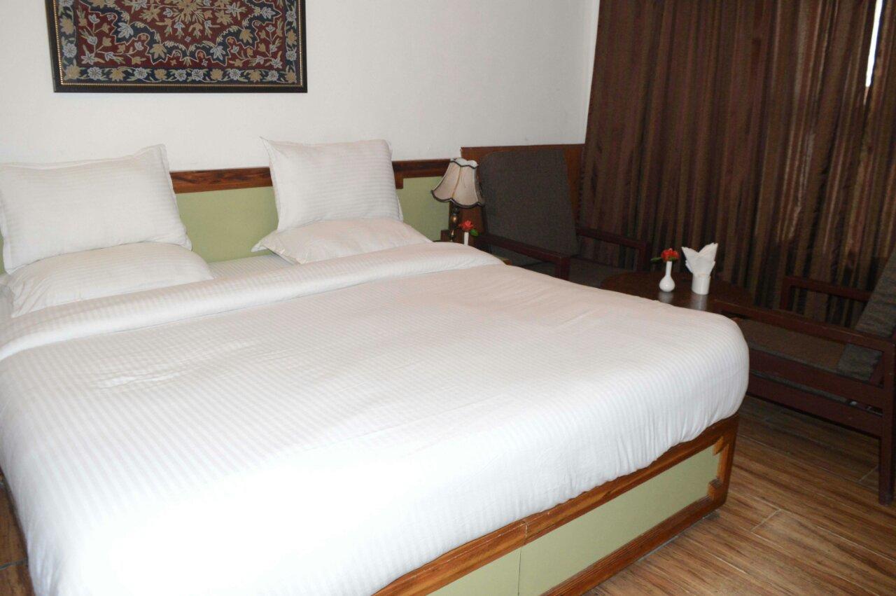 Standard Hotel And Resturant Srīnagar Eksteriør bilde